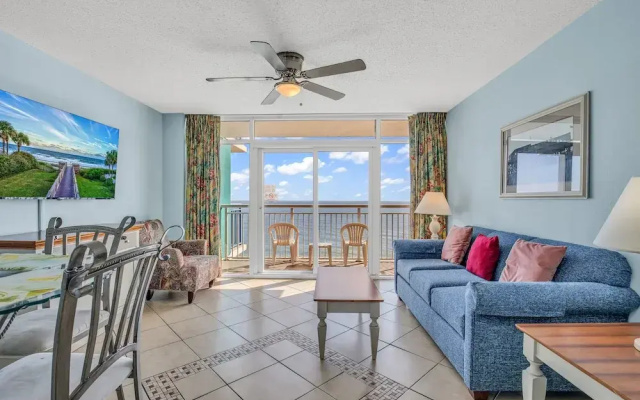 Standard Family room with balcony and beachfront