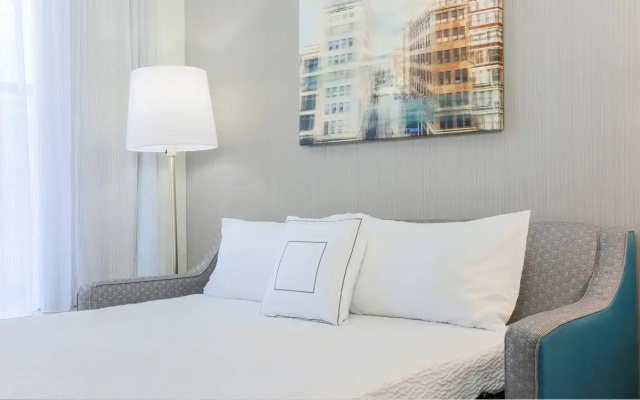 1 Bedroom Suite with courtyard view