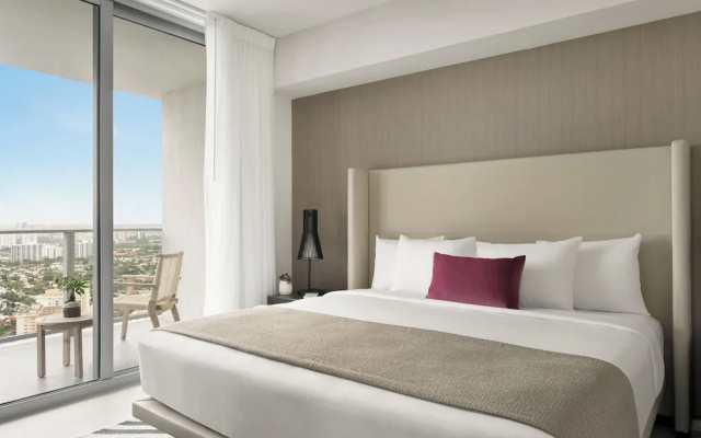 Suite with balcony
