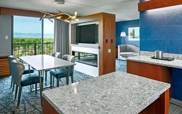 2 Bedrooms Premium Double Suite with balcony