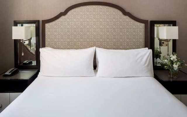 Double room with city view