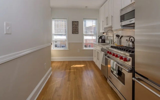 2 Bedrooms Classic Apartment