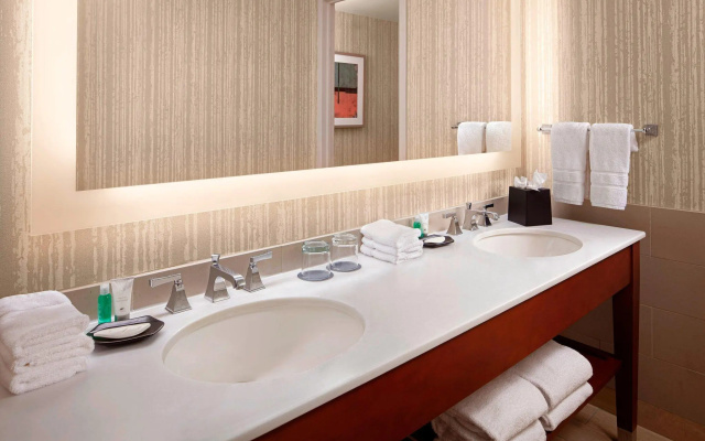 1 Bedroom Sextuple Junior Suite