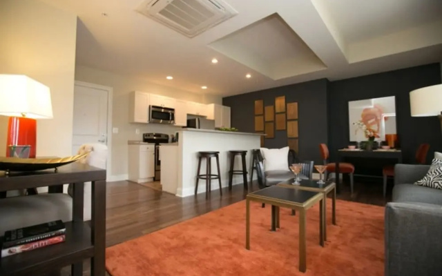 2 Bedrooms Apartment with city view