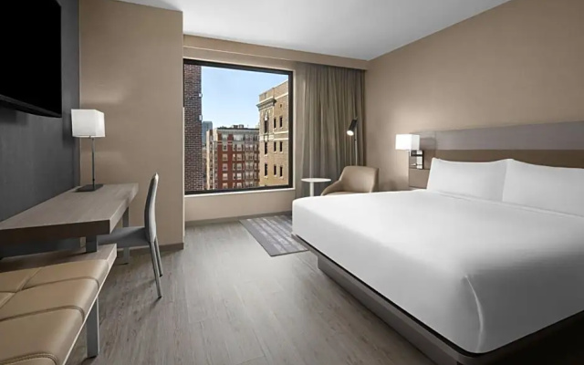 Standard room with city view