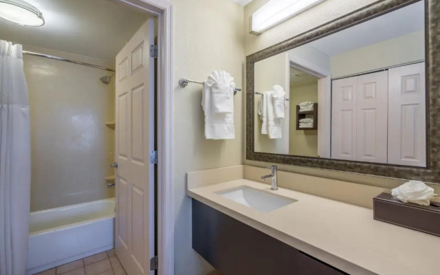 2 Bedrooms Suite