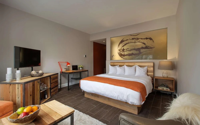 Premier Double room with city view