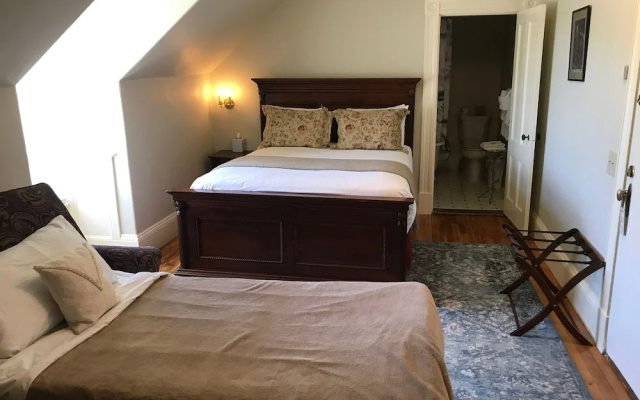 Economy Quadruple room