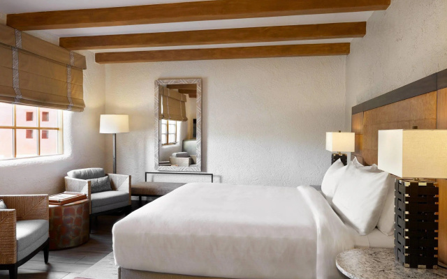 2 Bedrooms Quadruple Villa