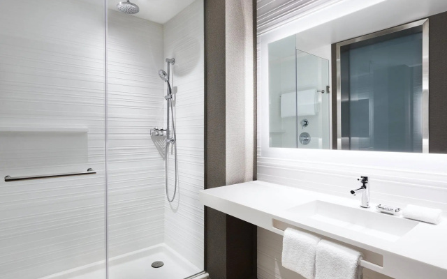 Standard Double room with city view
