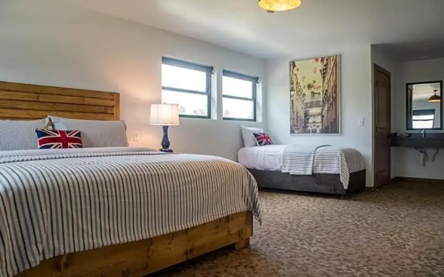 Standard Triple room
