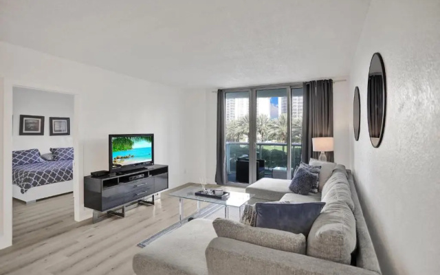 1 Bedroom Apartment with sea view