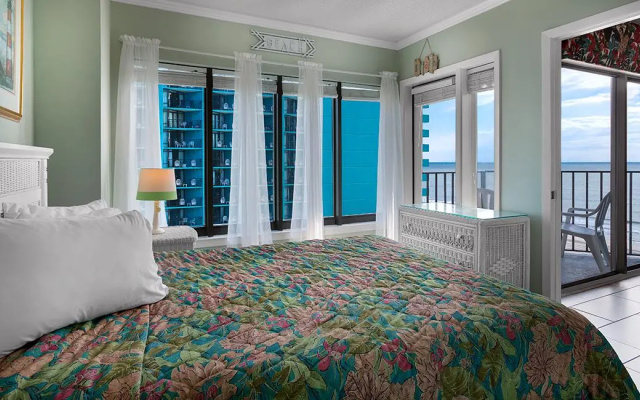 2 Bedrooms Suite oceanfront
