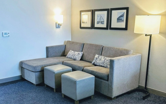 1 Bedroom Quadruple Suite