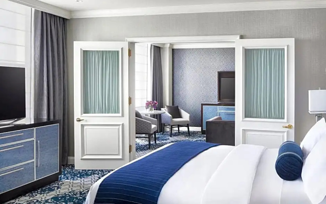 1 Bedroom Executive Club Level Double Suite