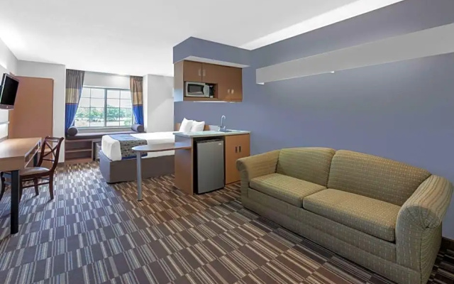 Deluxe Double Studio Suite