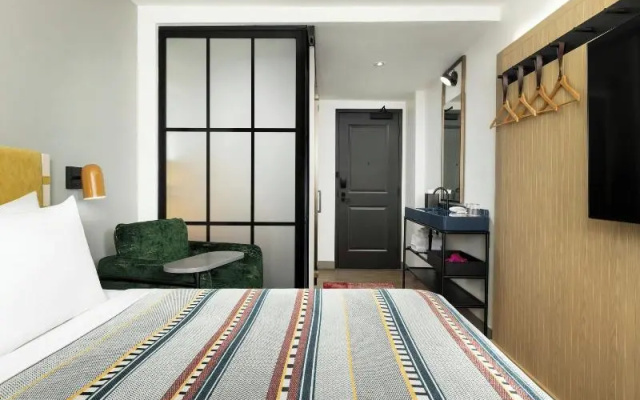 Standard Double room with view