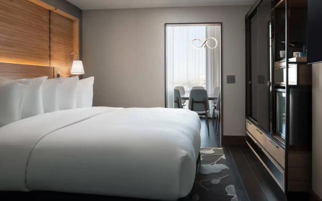 1 Bedroom Double Suite with mountain view