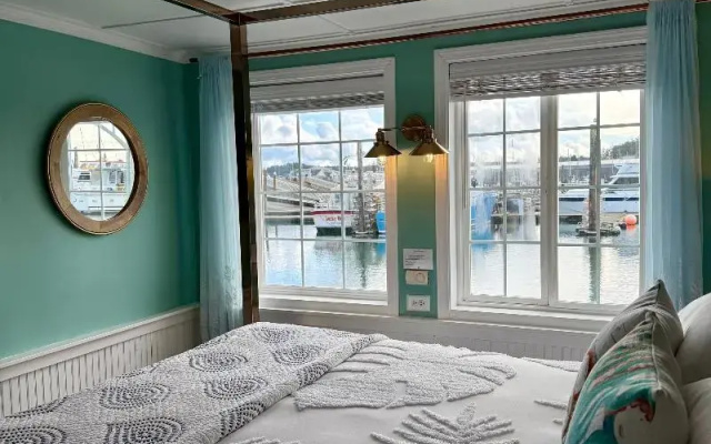 Premier room
