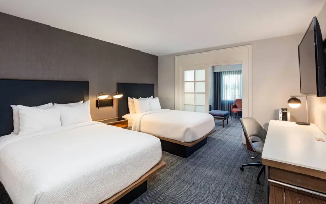 2 Bedrooms Sextuple Suite