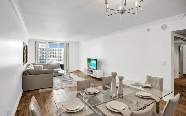 2 Bedrooms Apartment
