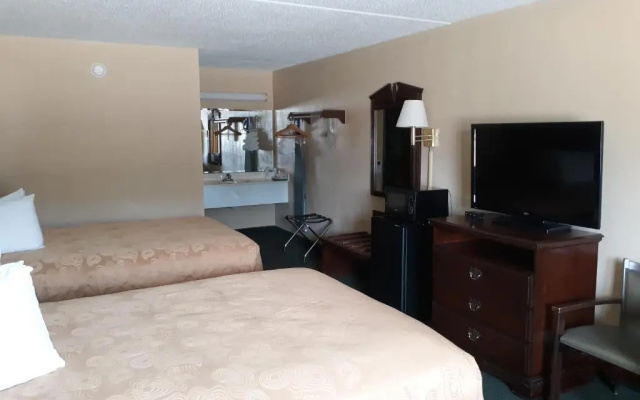 Standard Quadruple Basement room