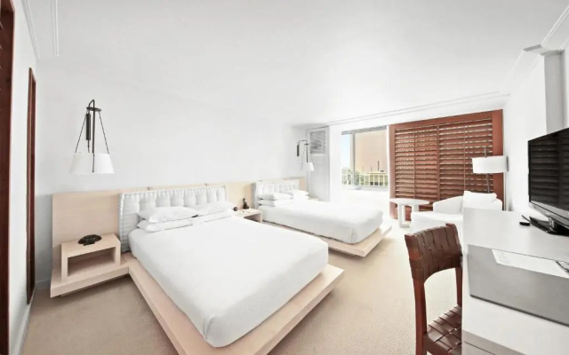 Twin room with city view