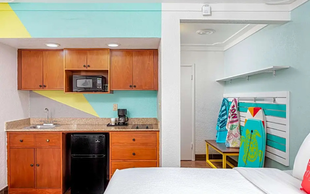 Deluxe Quadruple room with pool view