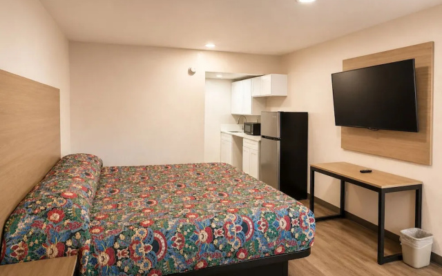 Economy room