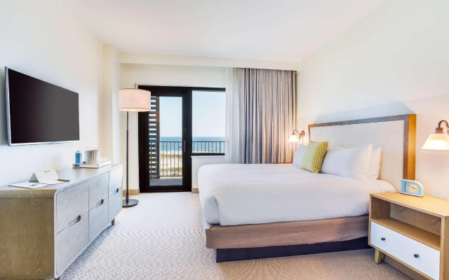 2 Bedrooms Double Suite with balcony and with bay view