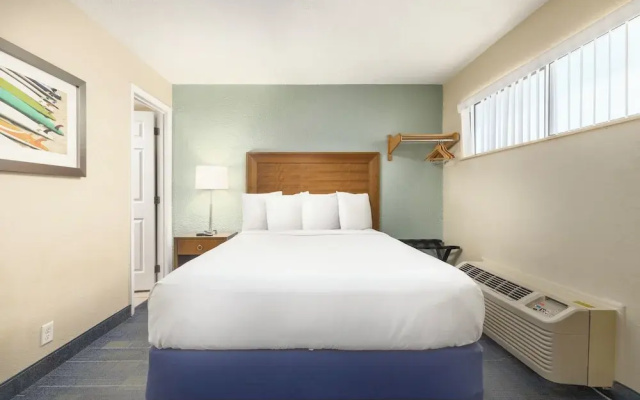 2 Bedrooms Standard Quadruple room with balcony and with bay view