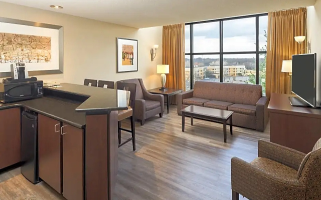 2 Bedrooms Suite