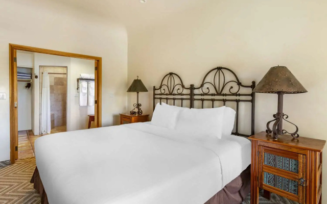 2 Bedrooms Suite with balcony