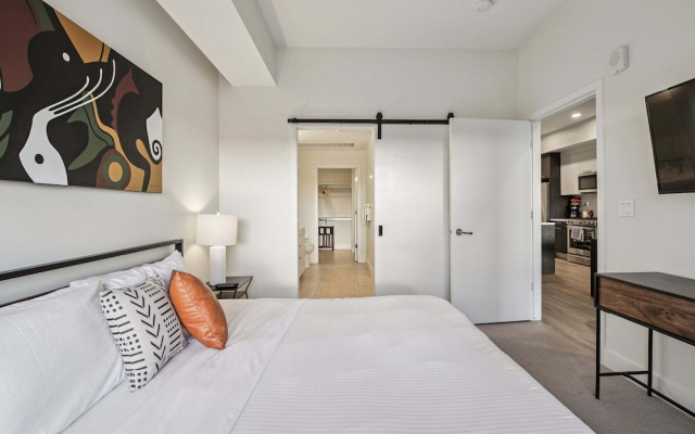 Standard room with balcony and with city view