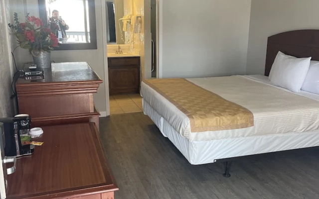 Economy room