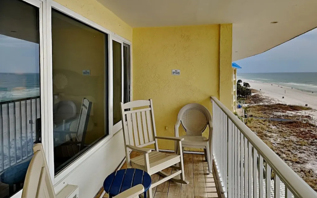 Quadruple Suite with balcony and with ocean view