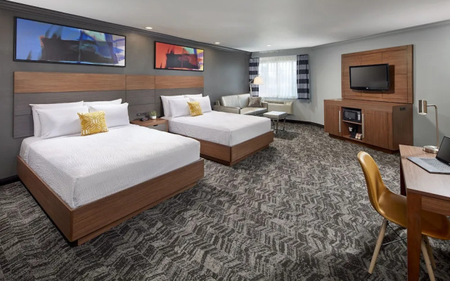 Standard Quadruple Suite