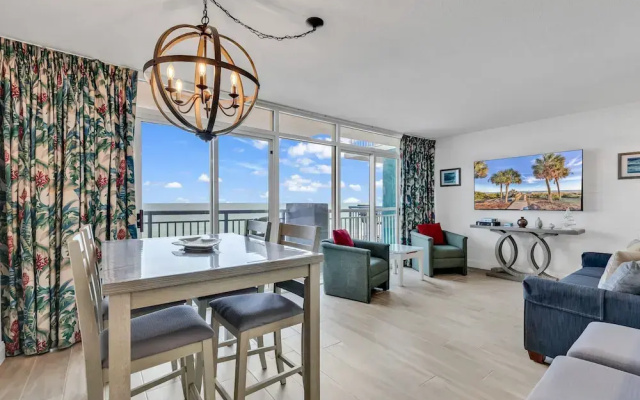 Standard Family room with balcony and beachfront