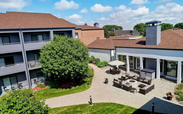 Superior Quadruple room with balcony and with courtyard view