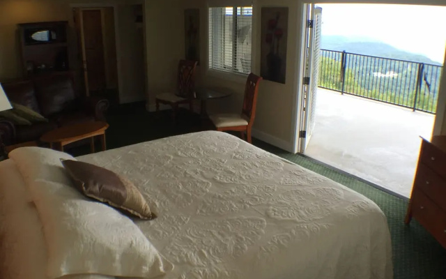 Standard Double room with balcony and with lake view