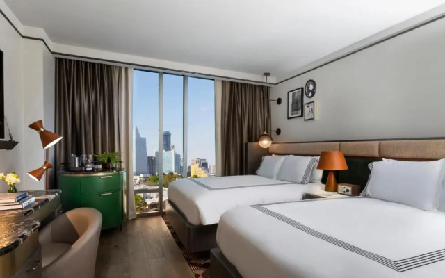 Quadruple room City View