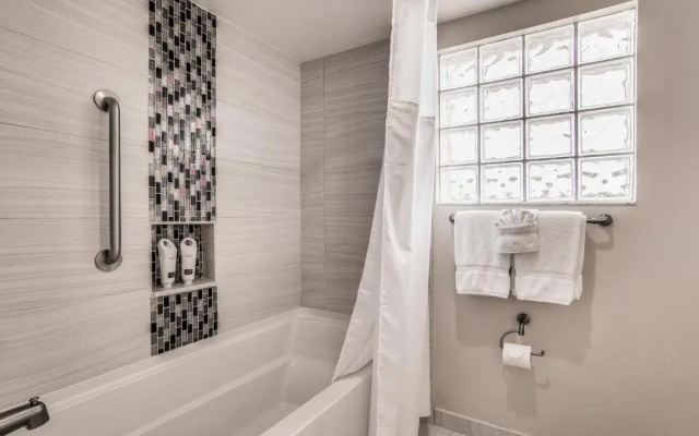 1 Bedroom Double Suite with balcony
