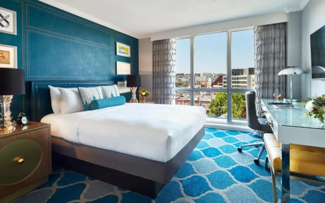 Deluxe Double room with city view