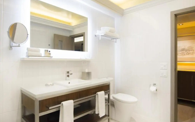 Standard room with partial view