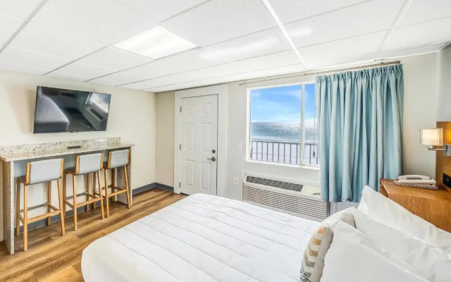 Suite with bay view