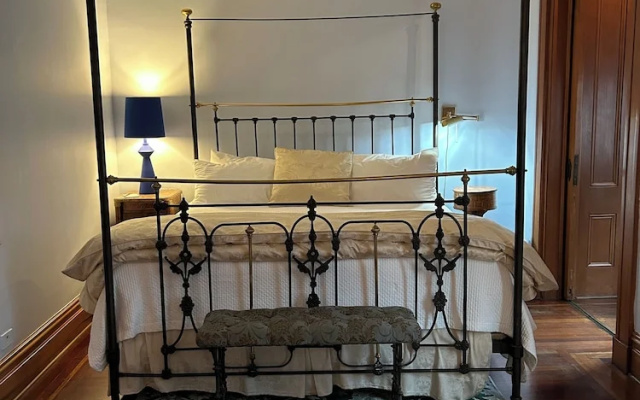 Premier room