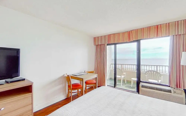 Suite oceanfront