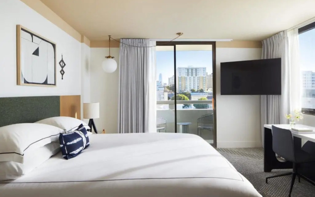 Corner Double room with balcony
