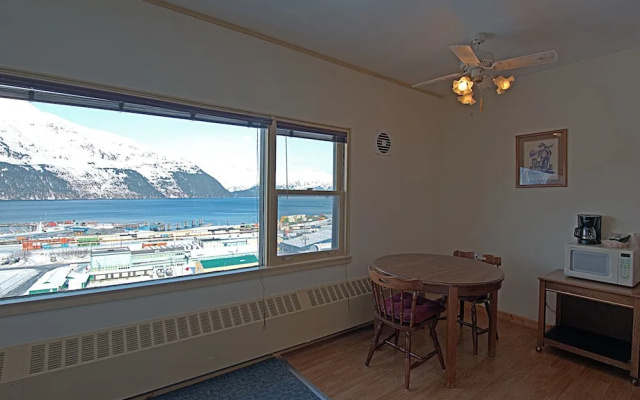 1 Bedroom Apartment with ocean view
