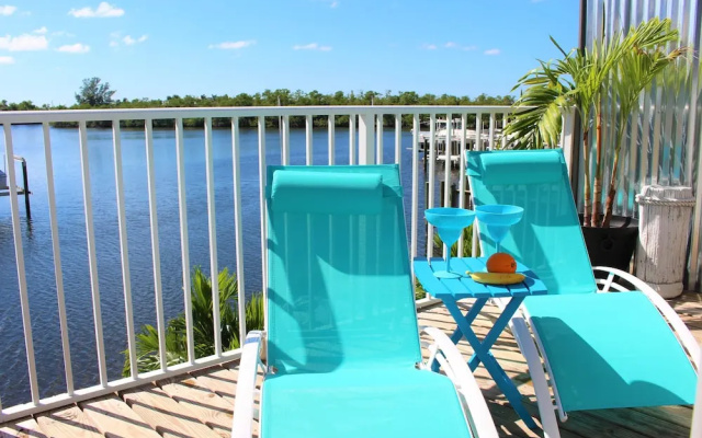Studio with balcony and with water view